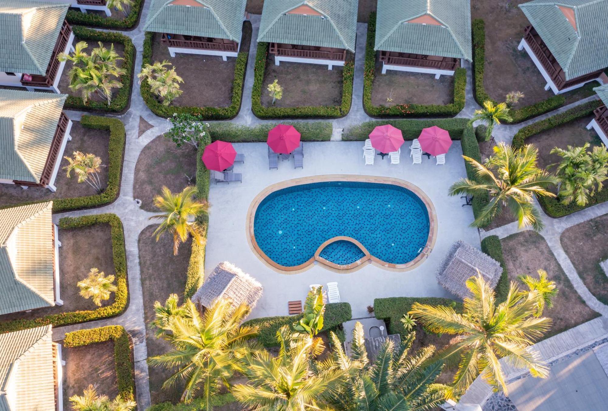 Phatcharee Resort Baan Tai Ngoại thất bức ảnh