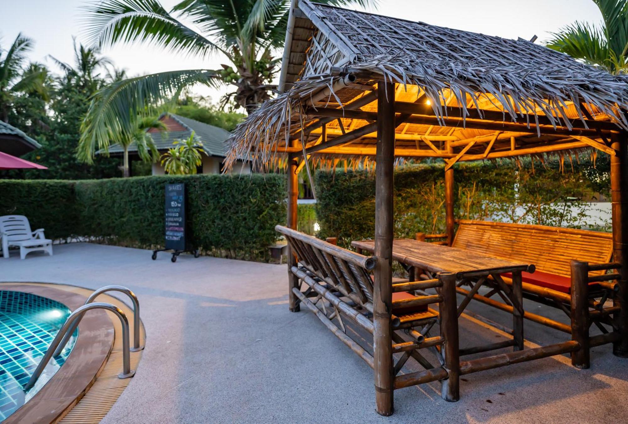 Phatcharee Resort Baan Tai Ngoại thất bức ảnh
