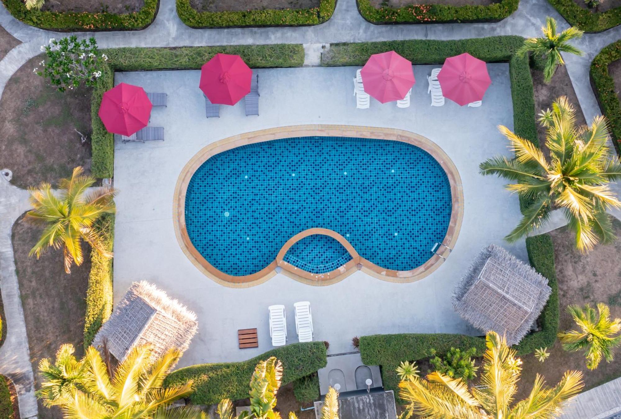 Phatcharee Resort Baan Tai Ngoại thất bức ảnh