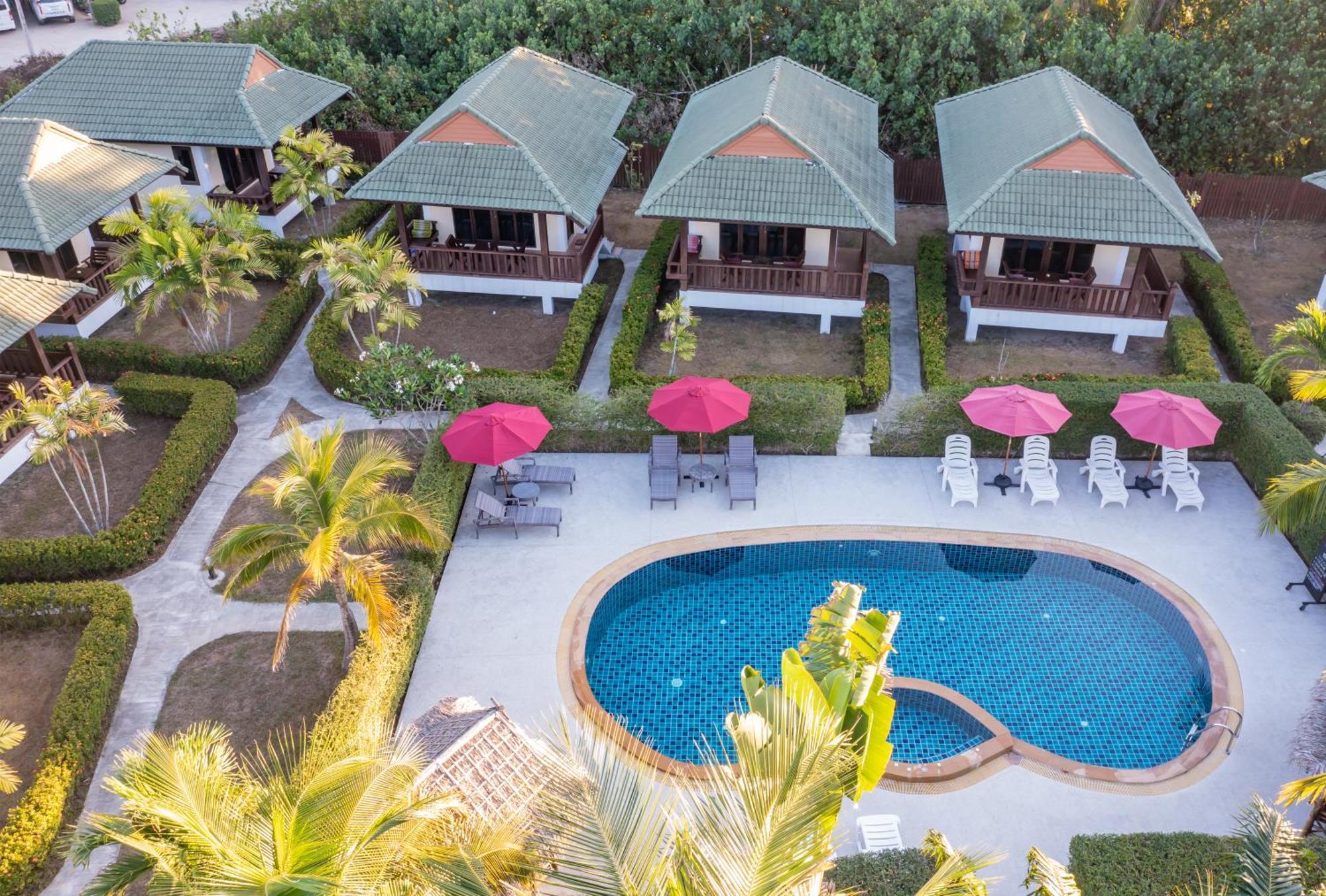 Phatcharee Resort Baan Tai Ngoại thất bức ảnh