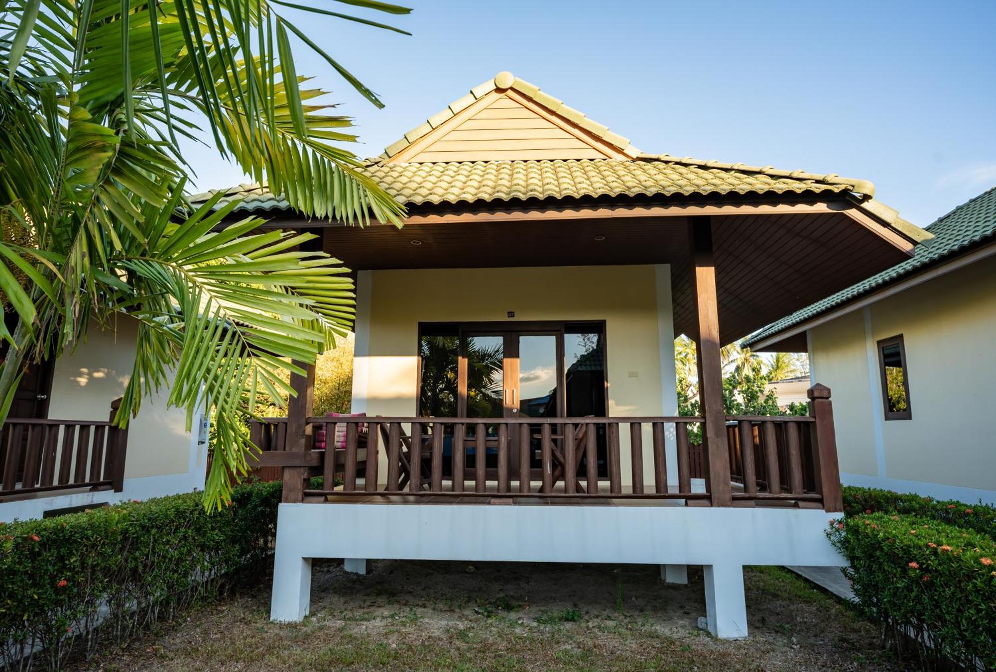 Phatcharee Resort Baan Tai Ngoại thất bức ảnh