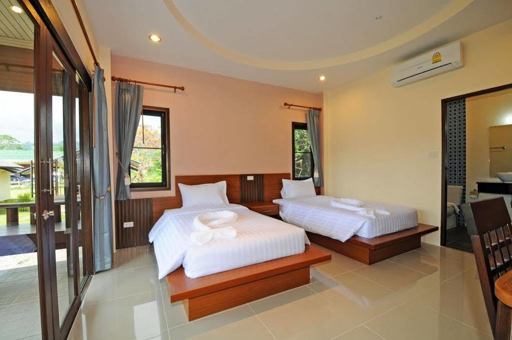Phatcharee Resort Baan Tai Ngoại thất bức ảnh